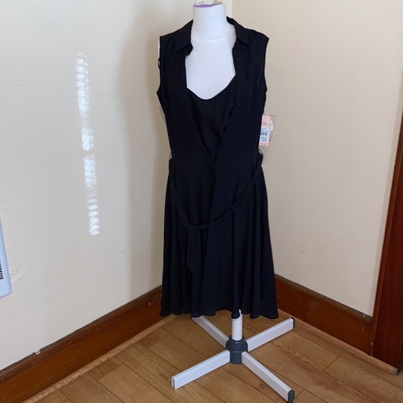Black sleeveless elegant dress. - Picture 14 of 17